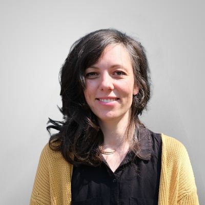 Judith Kleibs HP grauer Hintergrund für Foto